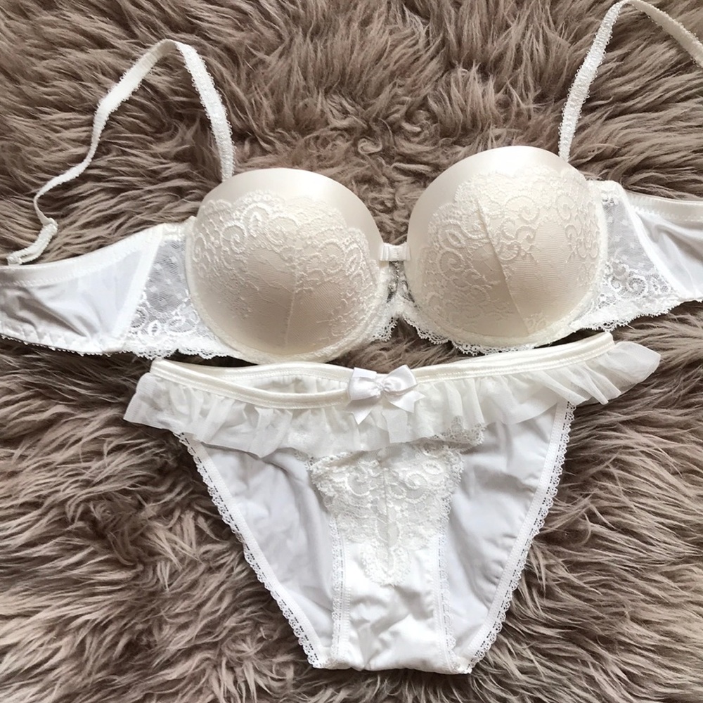 High quality Turkish lingerie set. Size 36B